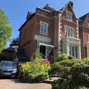 Bed and Breakfast The Waltons Доркинг Exterior photo