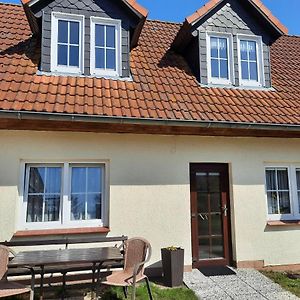 Апартаменты Lacky - Kleines Familienreihenmittelhaus In Grieben Hiddensee Exterior photo