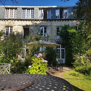 Отель Manoir Du Tertre Au Coeur De La Foret De Broceliande Пемпон Exterior photo