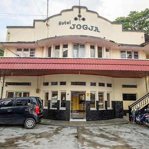 Hotel Jogja Букиттинги Exterior photo