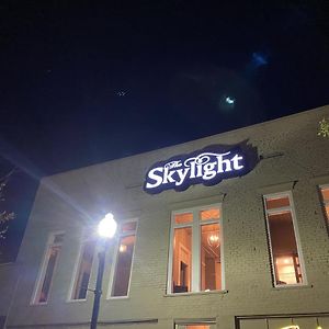 The Skylight Hotel Гринвилл Exterior photo