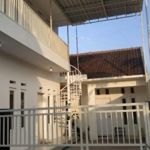 Отель Sunrise Of Java Giri  Exterior photo