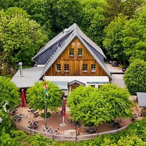 Отель Berggasthof Koitsche Im Naturpark Zittauer Gebirge Бертсдорф Exterior photo