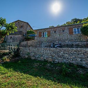 Bed and Breakfast Ethno House Osobak Вирпазар Exterior photo