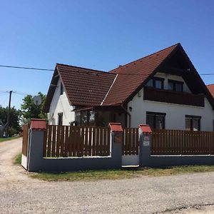 House And Apartment Balatonmariafuerdo 19319 Jozseftelep Exterior photo