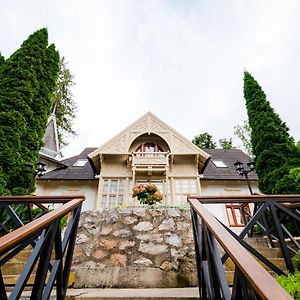 Hotel Tokert Szalloda Es Etterem Лиллафюред Exterior photo