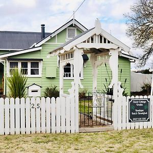 Clover Cottage Uralla Exterior photo