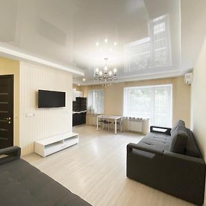 Spacious 1-Bedroom Near Most City Center Днепр Exterior photo