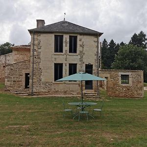 Вилла La Maison Des Maries - Nature & Sevre Niortaise Sciecq Exterior photo