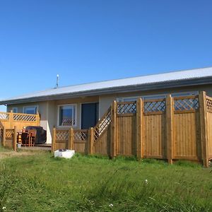 Stori-Bakki Guesthouse-With Hot Tub Эгильсстадир Exterior photo