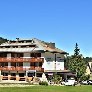 Hotel Cristallo Фольгария Exterior photo