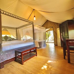 Отель Lorian Safari Camp Limited Narok Exterior photo