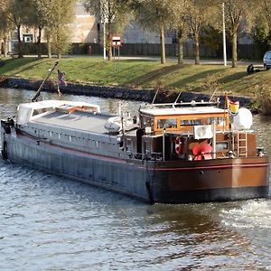 Bed and Breakfast Blackpearl Boat&Breakfast Тернеузен Exterior photo