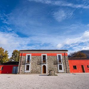 Вилла Agriturismo Dipinto Dal Sole Падула Exterior photo