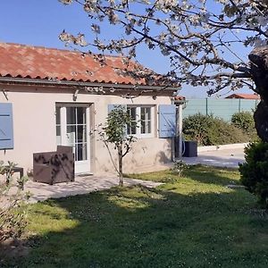 Bed and Breakfast La Guest 47 Thouars-sur-Garonne Exterior photo