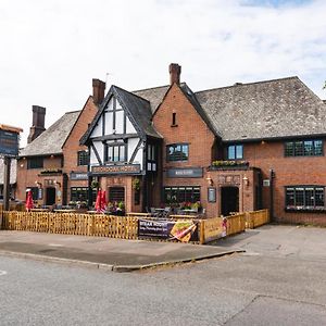 Отель The Broadoak Ashton-under-Lyne Exterior photo