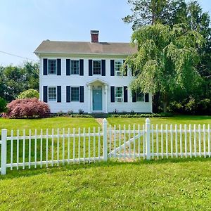 Вилла 1860'S Colonial House Near Downtown And Beaches! Мадисон Exterior photo