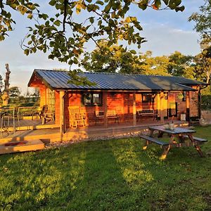 Вилла Cosy Wood Cabin In Rural Area Near National Park Камнок Exterior photo