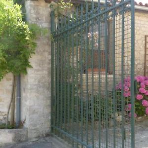 Апартаменты Gite Du Logis De La Roche - Niort - Chauray Exterior photo