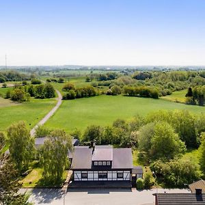 Вилла Large And Beautifully Decorated Pool House In Tomelilla, Osterlen Exterior photo