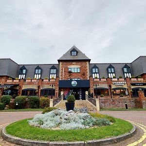 Village Hotel Manchester Cheadle Чедл Exterior photo