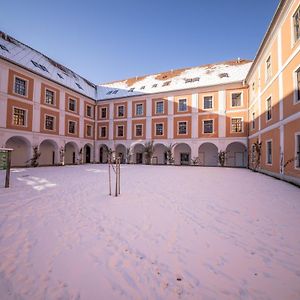 Jufa Hotel Юденбург Exterior photo