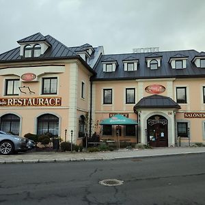 Hotel Bohemia Excellent Клаштерец-над-Огржи Exterior photo