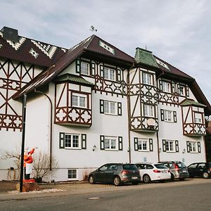 Отель Astheimer Schloesschen Требур Exterior photo