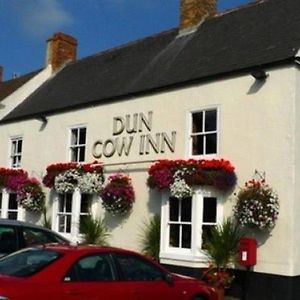 Dun Cow Inn Седжфилд Exterior photo