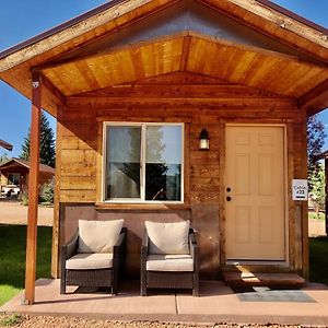 Mountain Ridge Cabins & Lodging Between Bryce And Zion National Park Хатч Exterior photo