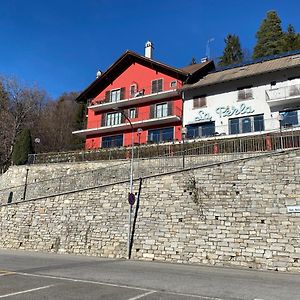 Albergo La Perla Краведжиа Exterior photo