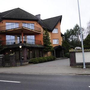 Hotel Zieliniec Познань Exterior photo