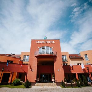 Elixir Medical Wellness Hotel Морахалом Exterior photo