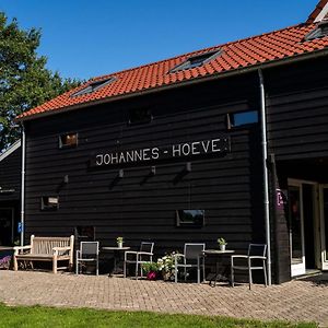 Отель De Johanneshoeve Westerhaar-Vriezenveensewijk Exterior photo