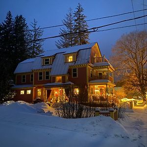 The Village Inn Of Вудсток Exterior photo