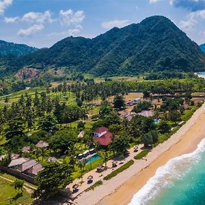 Segara Lombok Beach Resort Селонг-Беланак Exterior photo