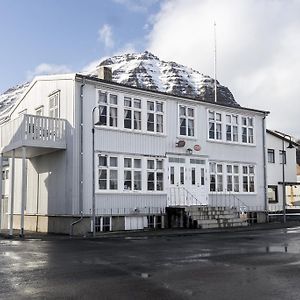 Einarshusid Guesthouse Болунгарвик Exterior photo