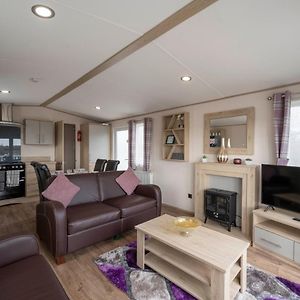 Hallcroft Fishery And Holiday Park Ретфорд Exterior photo