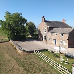 Burton Grange Farmhouse Bed And Breakfast Боробридж Exterior photo