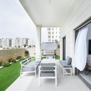 Stunning 4-Bedroom Apartment Next To Achziv Beach By Sea N' Rent Нагария Exterior photo