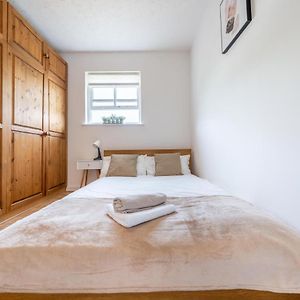 Stansted Airport & Bishops Stortford Town Centre Professional Apartment Бишопс-Стортфорд Exterior photo