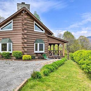 True Log Cabin With Game Room, Year-Round Views Уэйнсвилл Exterior photo