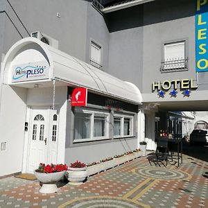 Hotel Garny Pleso Велика-Горица Exterior photo
