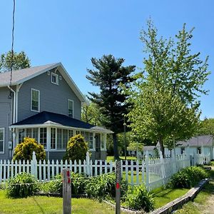 Drop Anchor Cottages And Lake House Дженива-он-Лейк Exterior photo