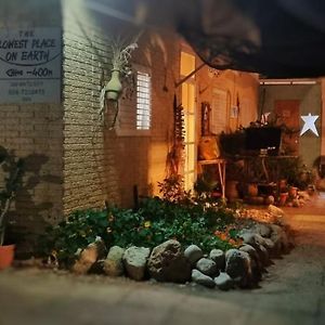 The Lowest Place On Earth B&B Неот-Акикар Exterior photo
