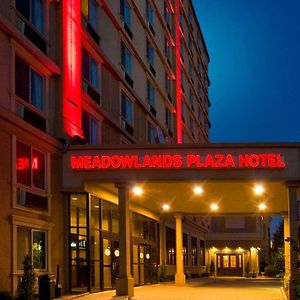 Meadowlands Plaza Hotel Секокус Exterior photo