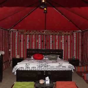 Отель Queen Desert Camp Fulayj al Masha'ikh Exterior photo