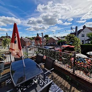 Bed and Breakfast The Foresters Arms Тарпорли Exterior photo