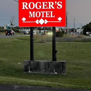 Rogers Motel Смитс-Фолс Exterior photo