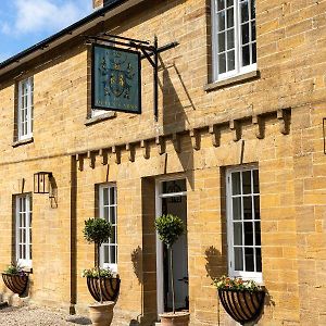 The Queens Arms Шернборн Exterior photo